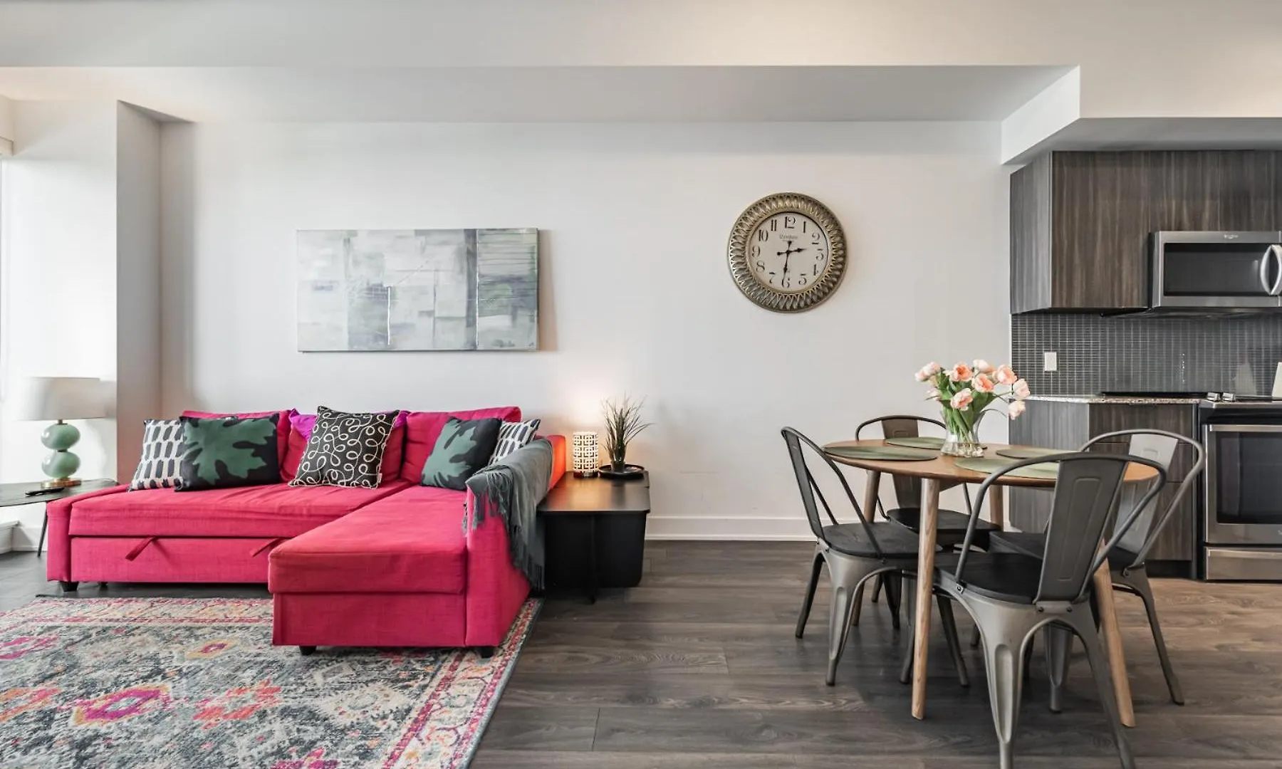 Spacious Condo By Lake Close To Toronto Pearson Airport, Free Parking!